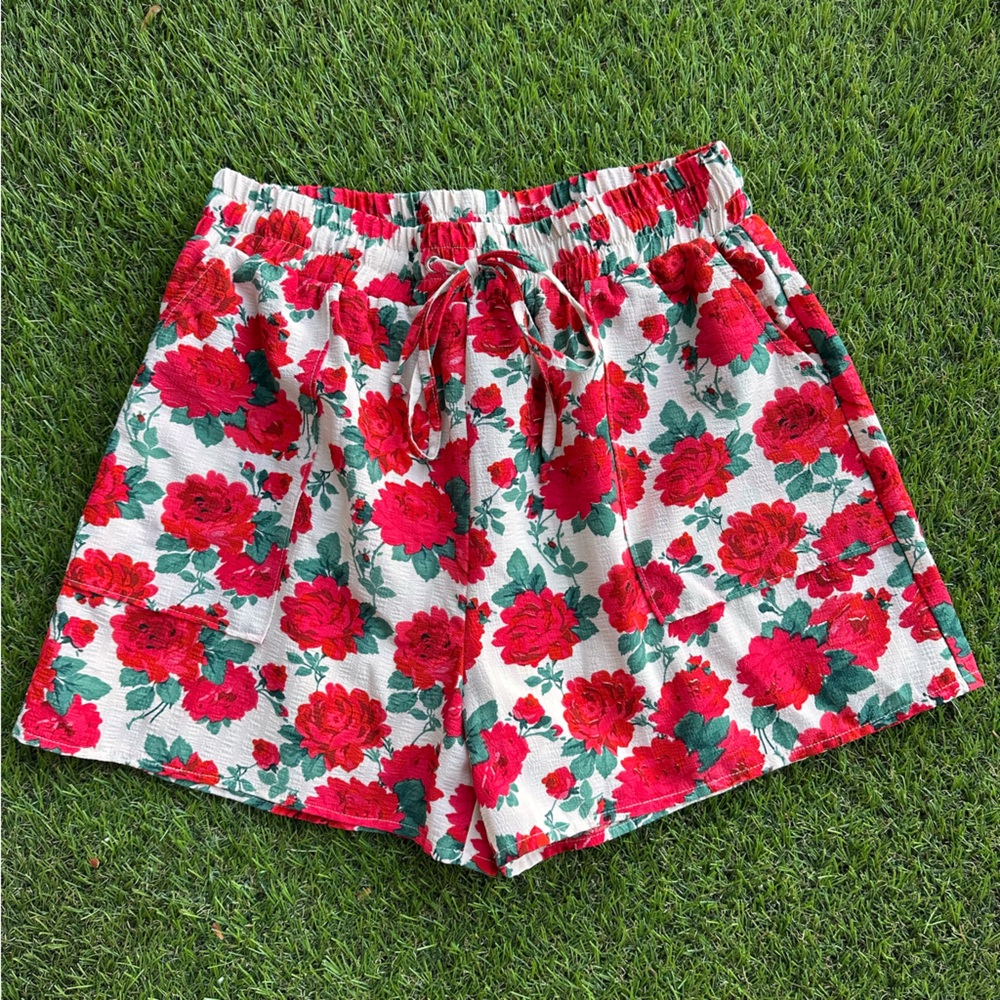 Staccato Floral Red Women's Boutique Shorts